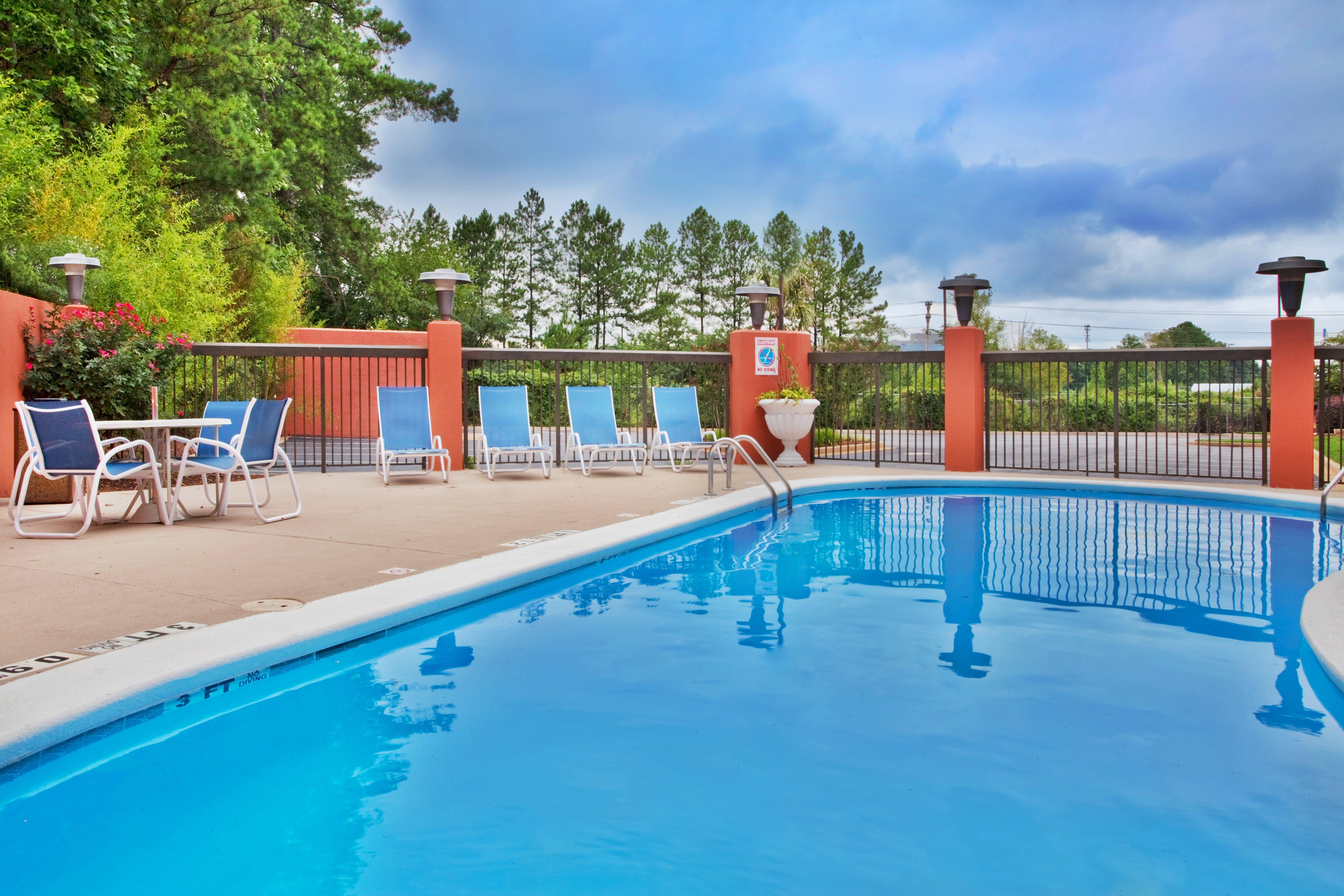 Holiday Inn Express Hotel & Suites Lawrenceville By Ihg Buitenkant foto