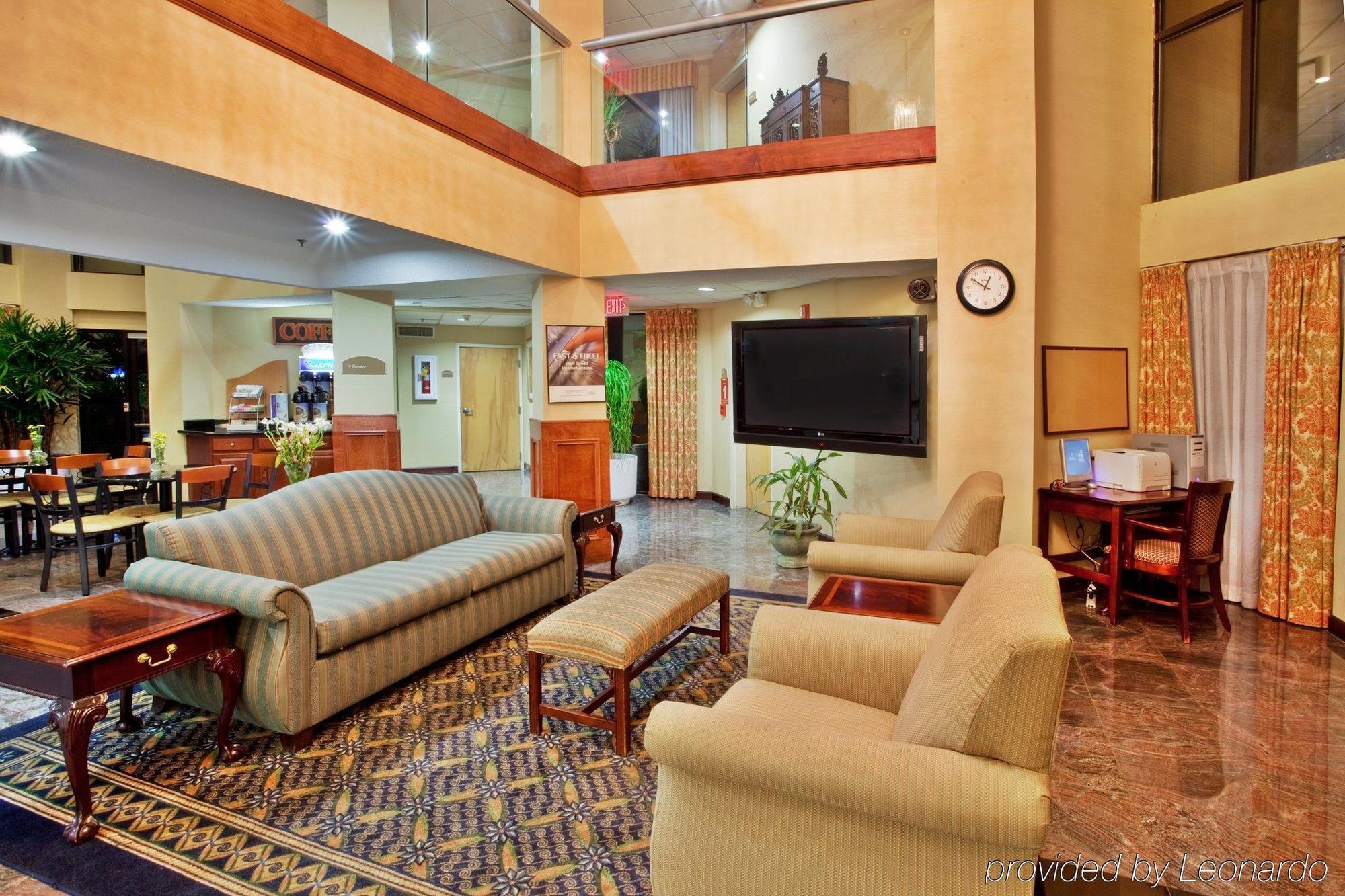 Holiday Inn Express Hotel & Suites Lawrenceville By Ihg Buitenkant foto
