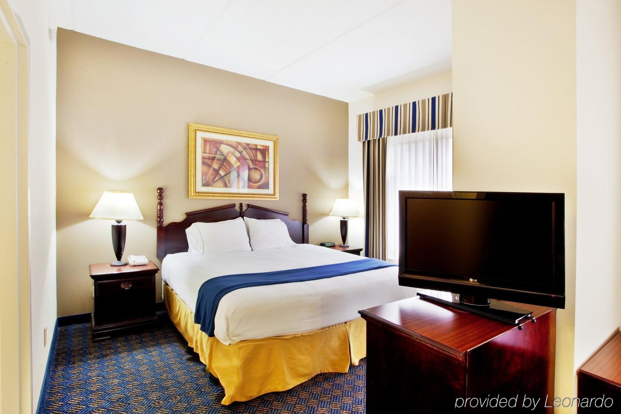 Holiday Inn Express Hotel & Suites Lawrenceville By Ihg Buitenkant foto