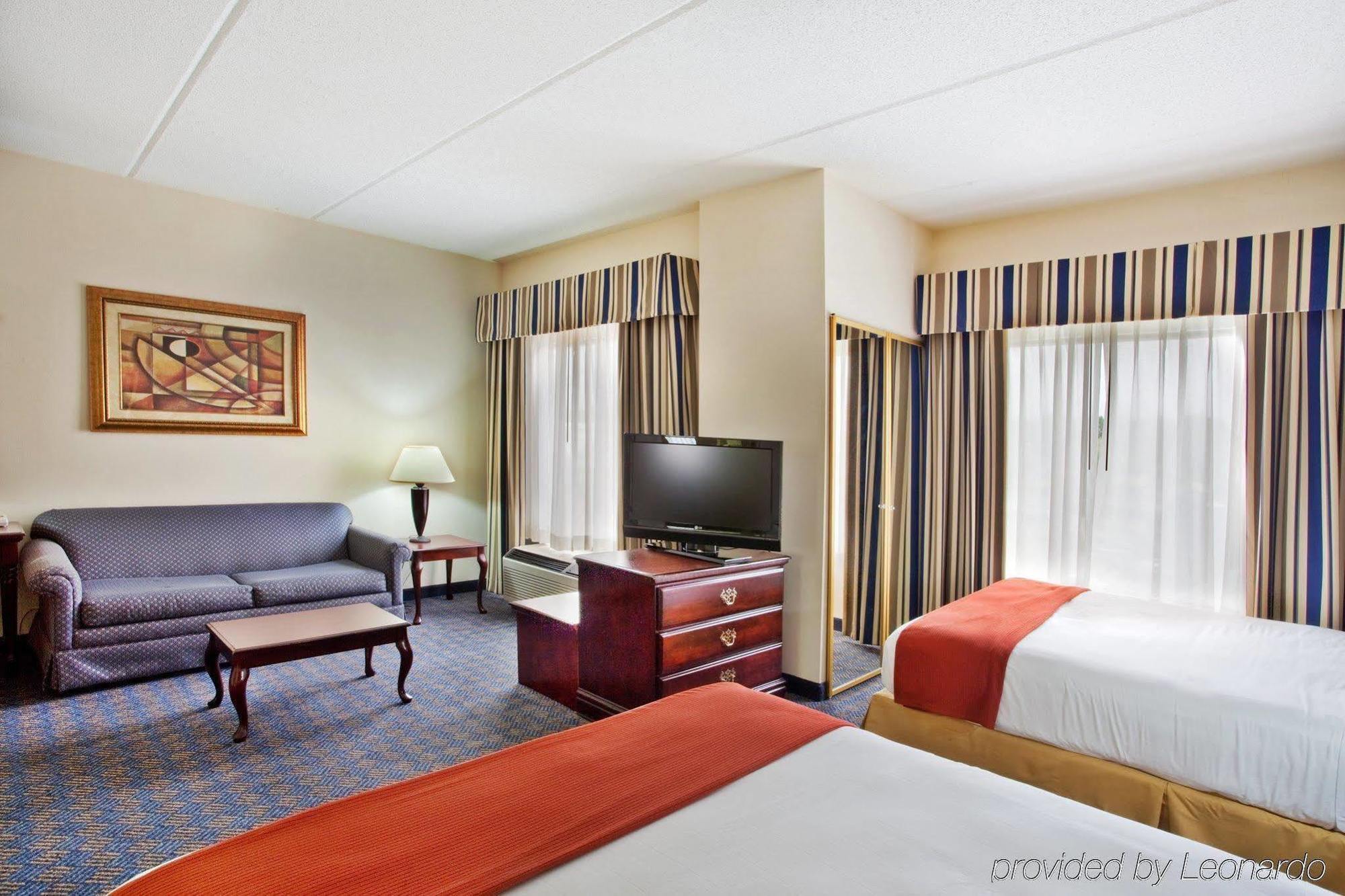 Holiday Inn Express Hotel & Suites Lawrenceville By Ihg Buitenkant foto